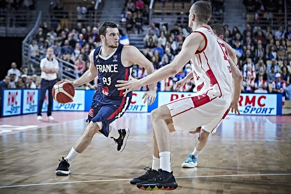 ITW Axel Julien (Équipe de France) : « L’arrivée de nouveaux jeunes meneurs chez les Bleus, une super nouvelle » (2/2)