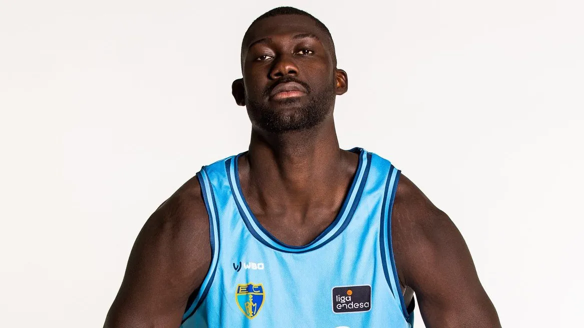 Le géant Christ Koumadje (2,21m) arrive à l’Alba Berlin