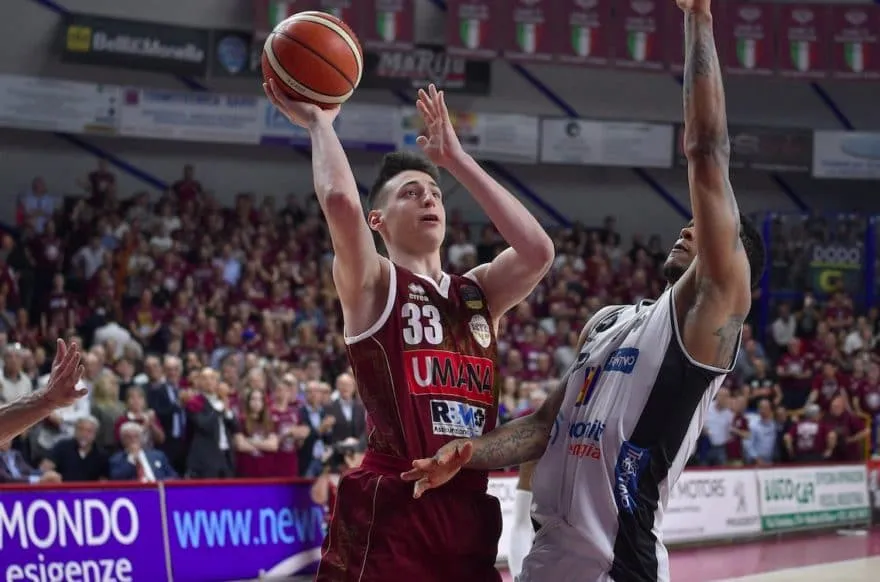 Italie: Davide Casarin (Venise) est entré dans le cercle très fermé des mineurs ayant marqué au moins 15 points en Eurocup