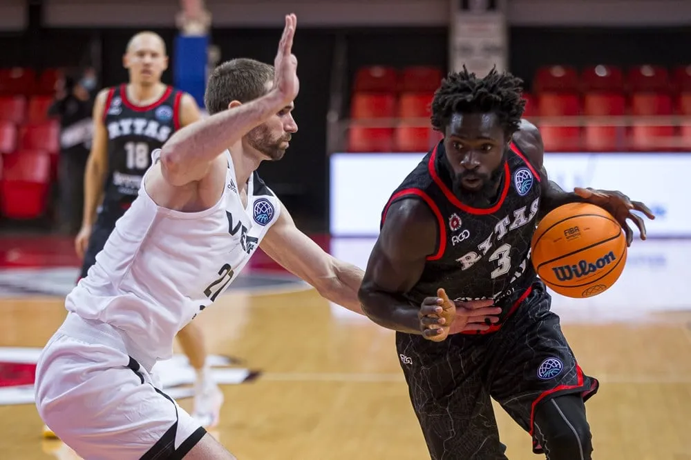 Maurice Ndour (Vilnius): Un voyage de 6 315 kilomètres avant de jouer un match une heure après !