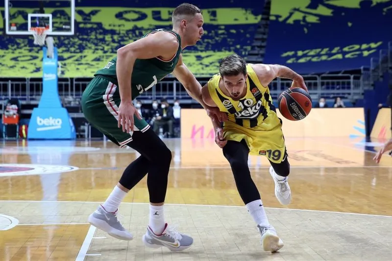 Euroleague : Avec 27 points, Nando De Colo (Fenerbahçe) bat son record de la saison face à Vitoria
