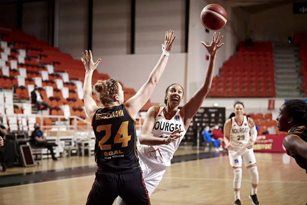 [REDIFF] En direct avec… Iliana Rupert (Bourges) : « J’ai envie de voyager, de découvrir des championnats dans plusieurs pays »