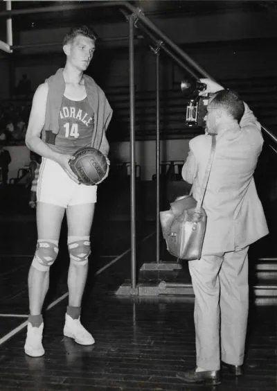 Une histoire sur Jean-Claude Lefèbvre, le géant de 2,18m qui fut drafté en NBA