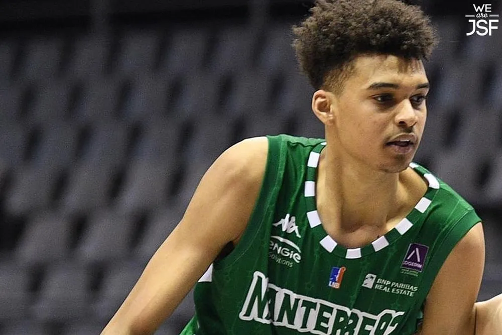 Vidéo : Victor Wembanyama suivi par 5 caméras