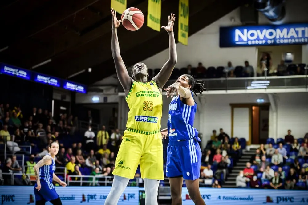L’internationale française Aby Gaye, Brianna Fraser et Nikolina Milic signent à Charleville-Mézières