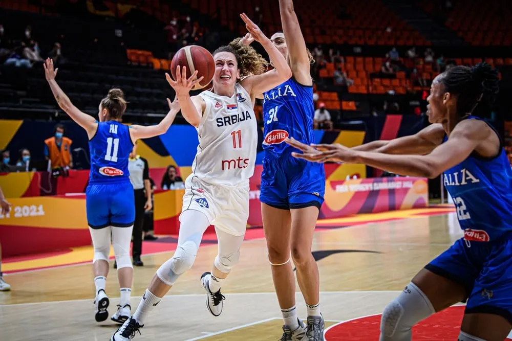 Qualification EuroBasket féminin : Aleksandra Crvendakić (ASVEL) avec la Serbie