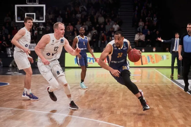 Eurocup : Vince Hunter propulse Boulogne-Levallois vers sa première victoire à l’extérieur