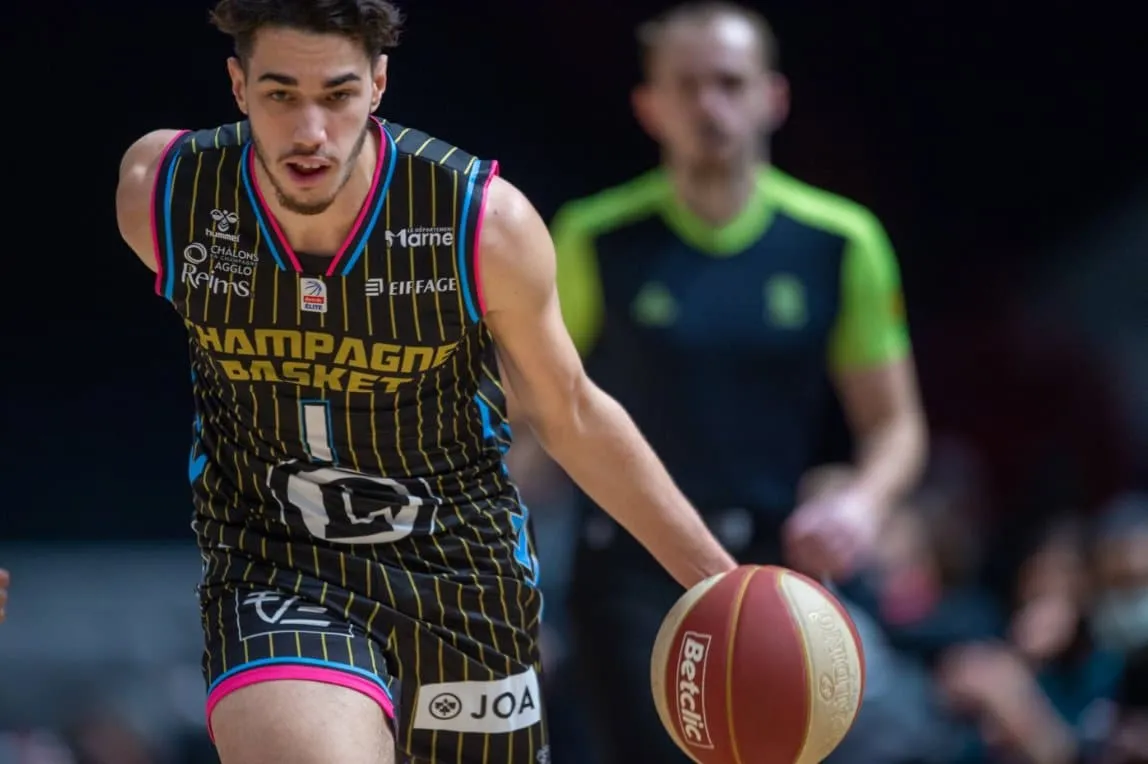 Le meneur du Champagne Basket, Enzo Goudou-Sinha, passe à Cholet Basket