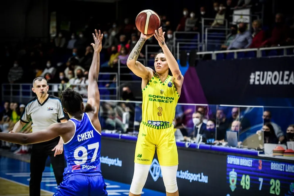 Défenseur de l’Année en Euroleague Féminine : Gabby Williams 2e, Olivia Epoupa 4e