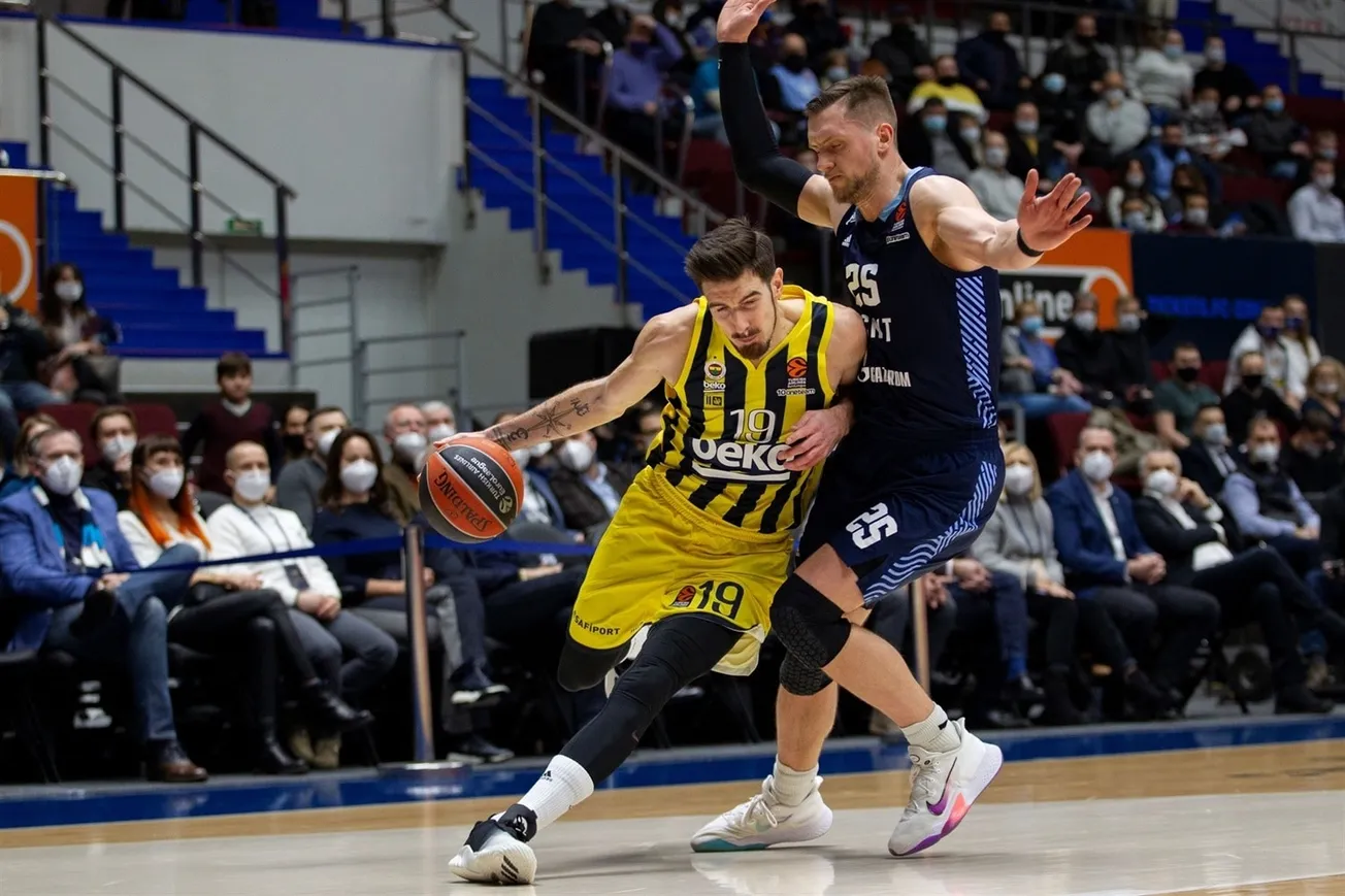 Les Français de l’étranger : Nando De Colo et Mam Jaiteh réalisent leur meilleur match de la saison
