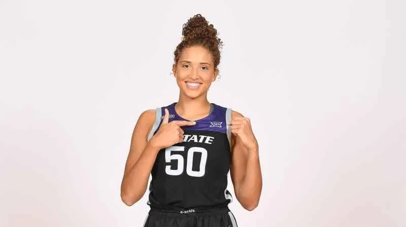 Ayoka Lee a battu le record de points de tous les temps en NCAA : 61 !