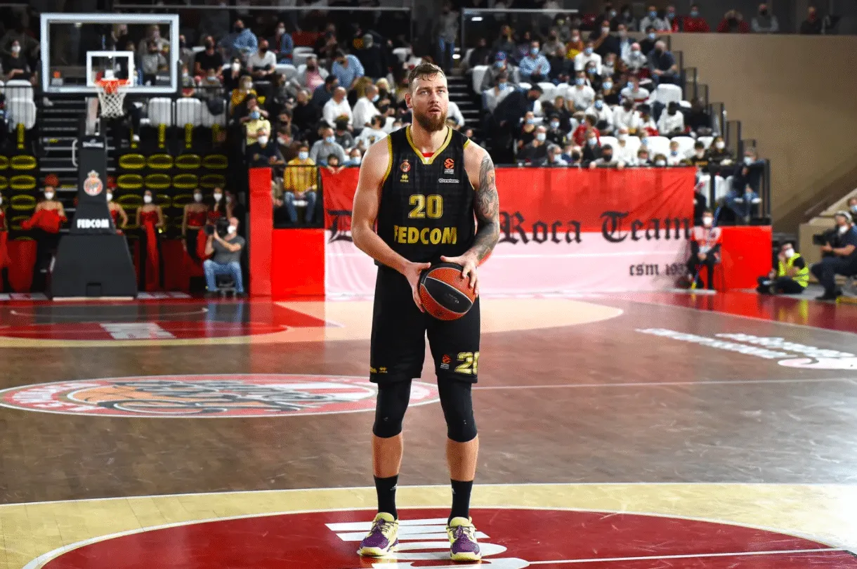 Donatas Motiejunas (Monaco) : « Des innocents meurent en Ukraine, arrêtez la guerre »