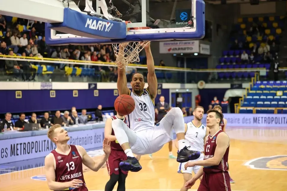 Eurocup : Boulogne-Levallois bat le Lietkabelis et termine troisième de son groupe, Vincent Collet « très heureux »