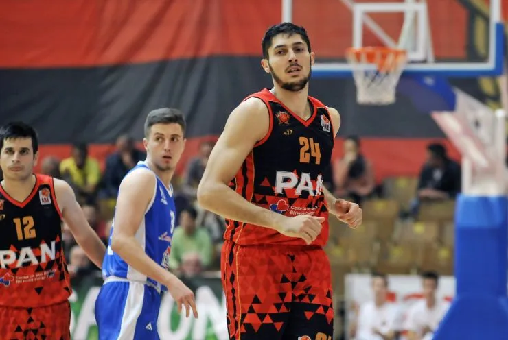 Fin de saison pour Obi Enechionyia, l’ASA Basket le remplace par le Bosnien Fahrudin Manjgafic