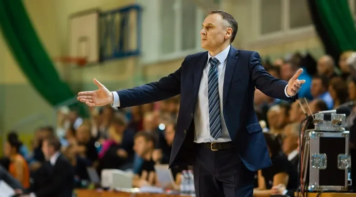 Euroleague féminine : L’Espagnol Roberto Iniguez (Salamanque) élu Coach de l’Année