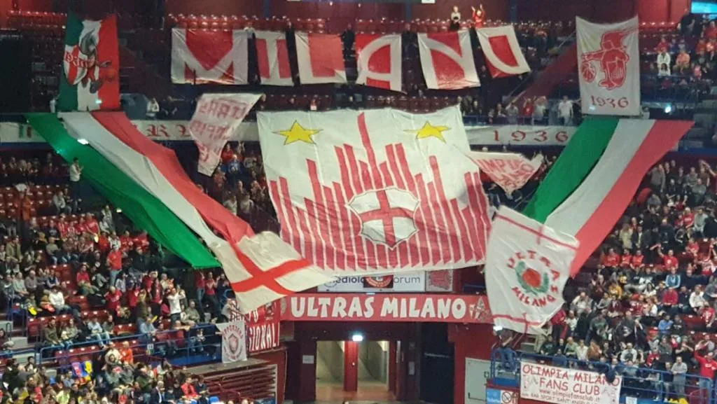 Forcés de porter le masque, les ultras de l’Olimpia Milan ne reviendront pas au Forum pour les quarts de finale d’Euroleague