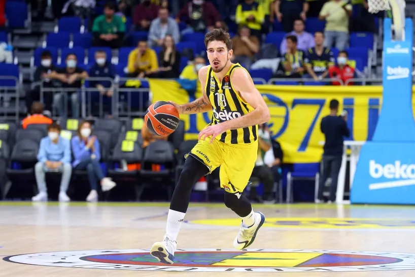 Les Français de l’étranger : Nando De Colo en forme pour le début des playoffs