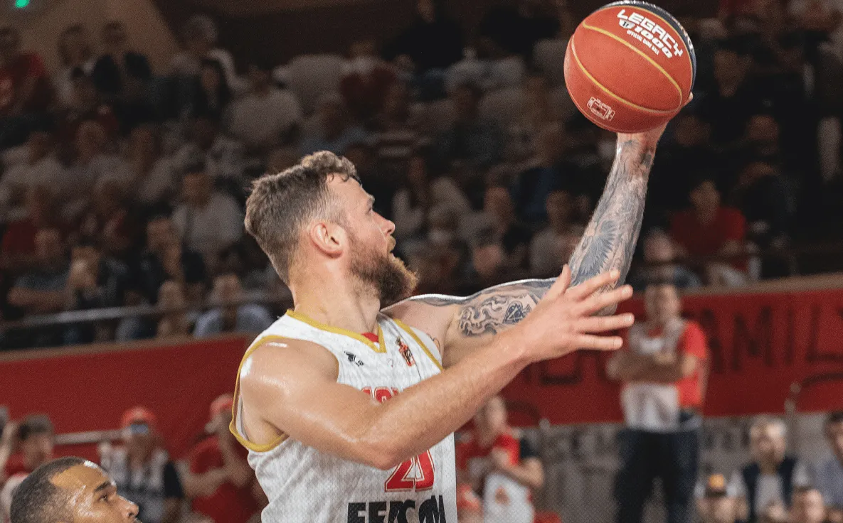 Monaco en mode rouleau compresseur face à Bourg