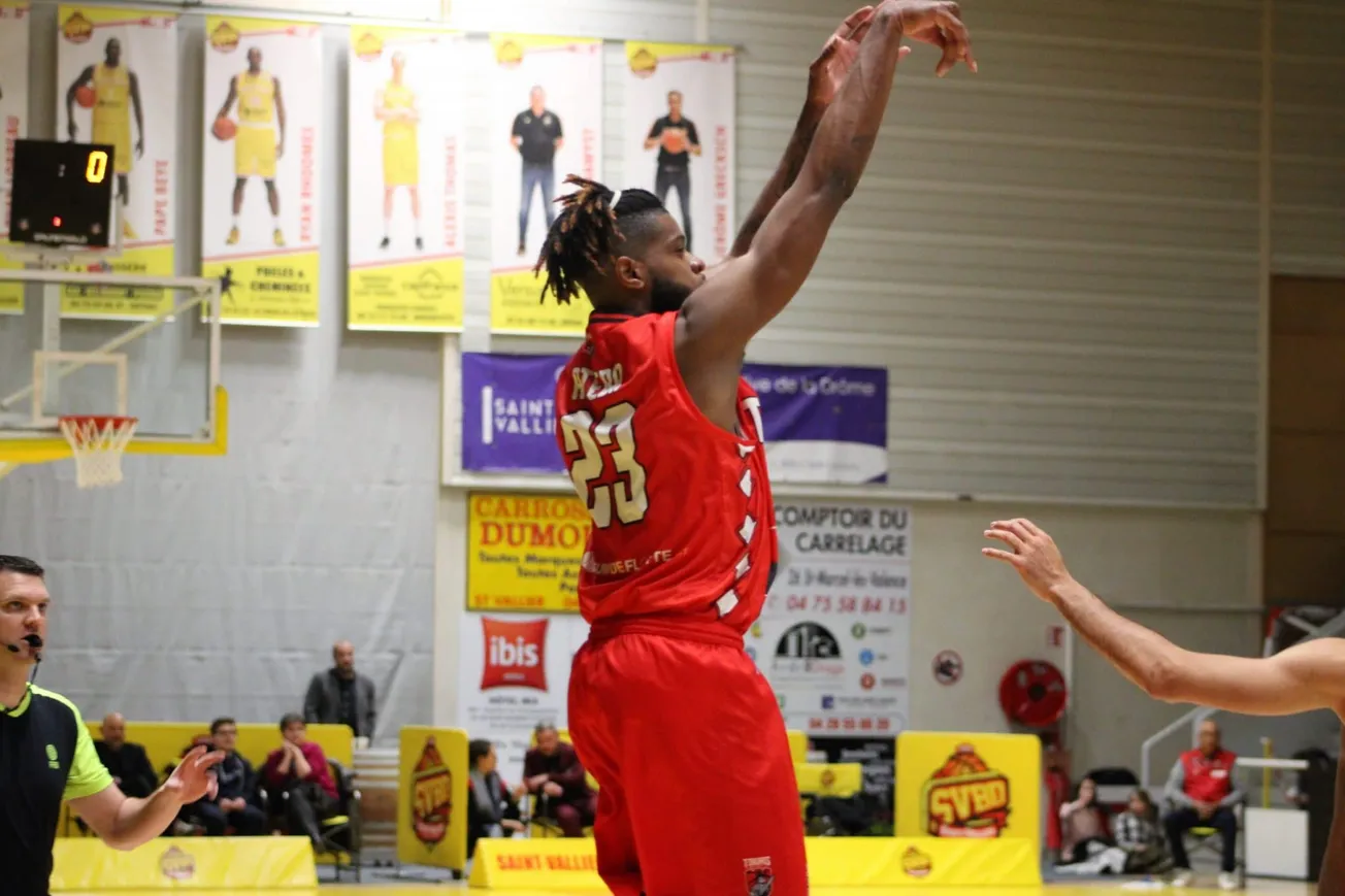 Pro B : Fabien Ateba rejoint son frère à Saint-Vallier