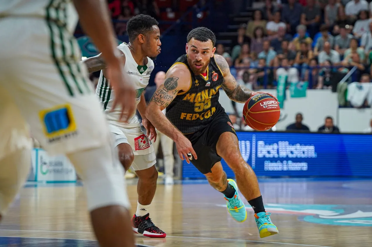 Vainqueur de Pau dans la douleur, Monaco rejoint l’ASVEL en finale de Betclic Élite !