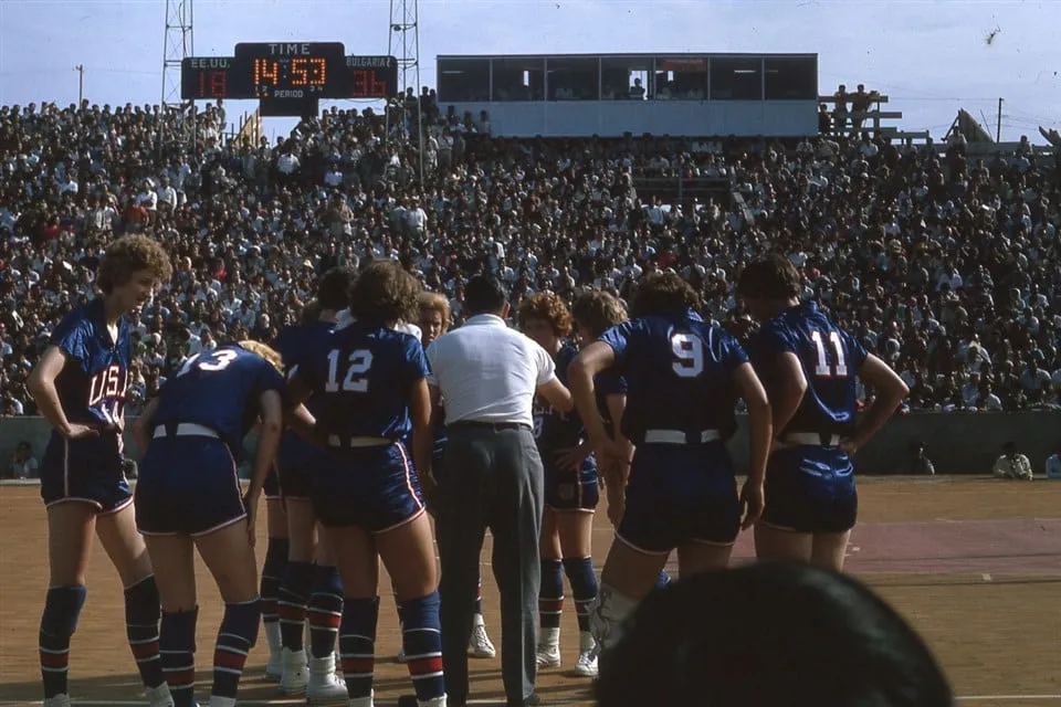 La photo rétro : Les Américaines bousculées par l’URSS à la Coupe du Monde 1964