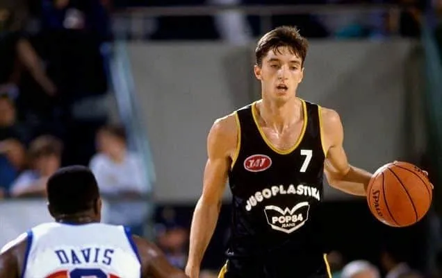 Vidéo rétro : Quand Toni Kukoc dunkait de la ligne des lancers-francs