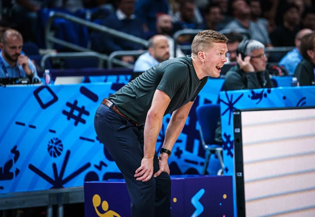 Le coach finlandais Lassi Tuovi « fier de ses joueurs » après avoir frôlé l’exploit contre l’Espagne