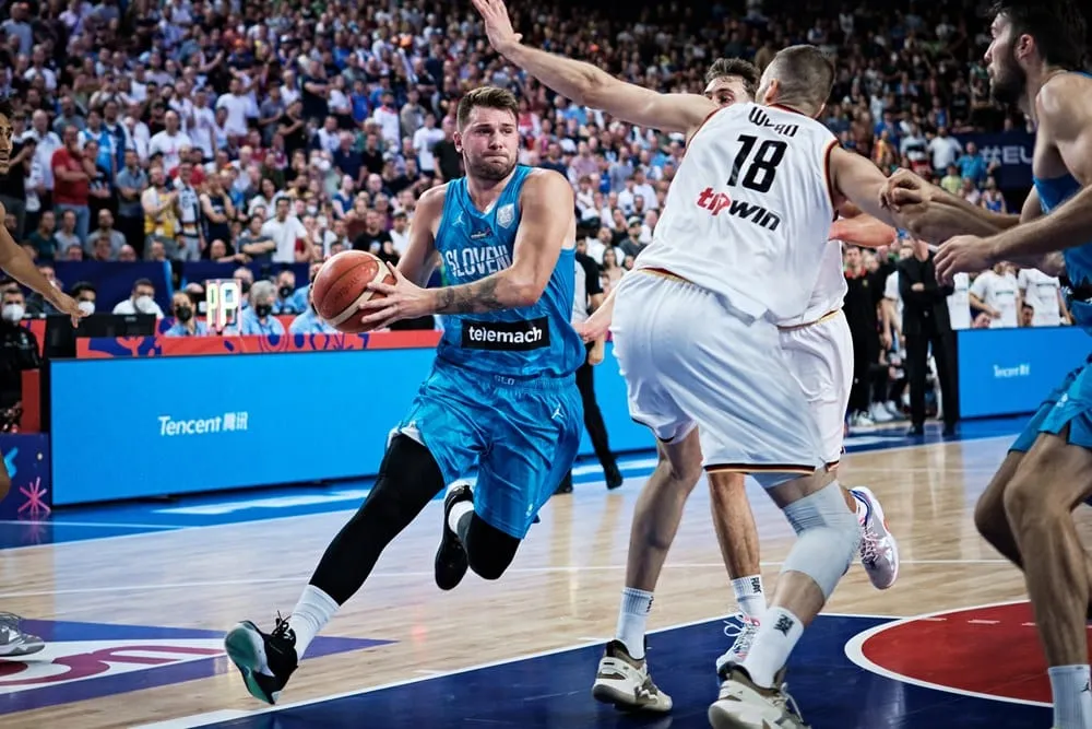 EuroBasket : la Slovénie tombe l’Allemagne, la première place difficilement accessible pour les Bleus