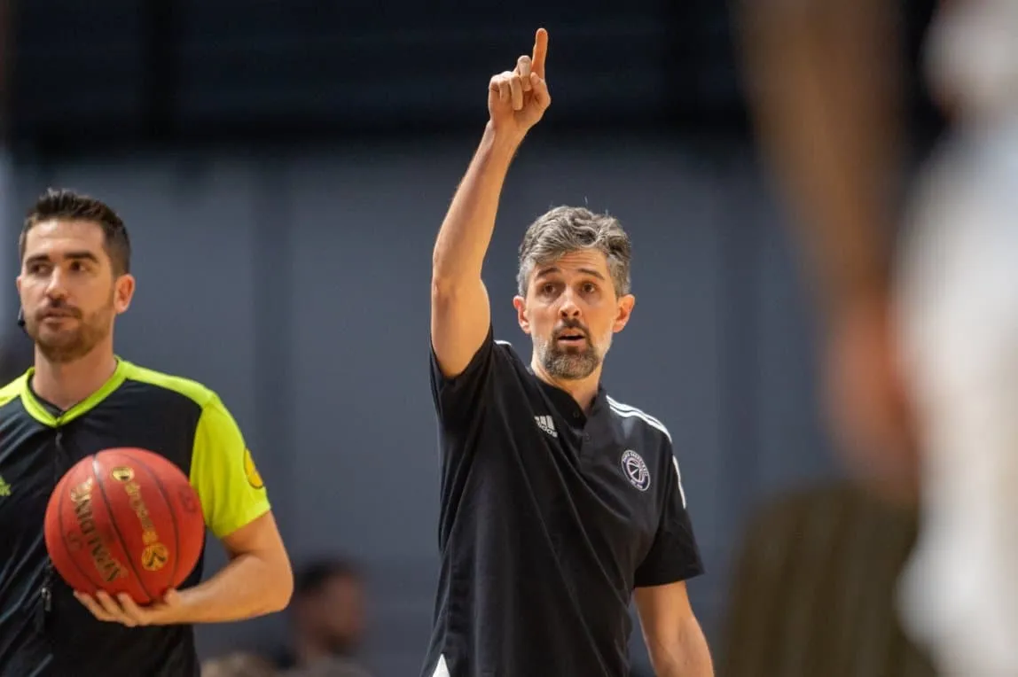 L’Américain Will Weaver est officiellement le coach du Paris Basketball