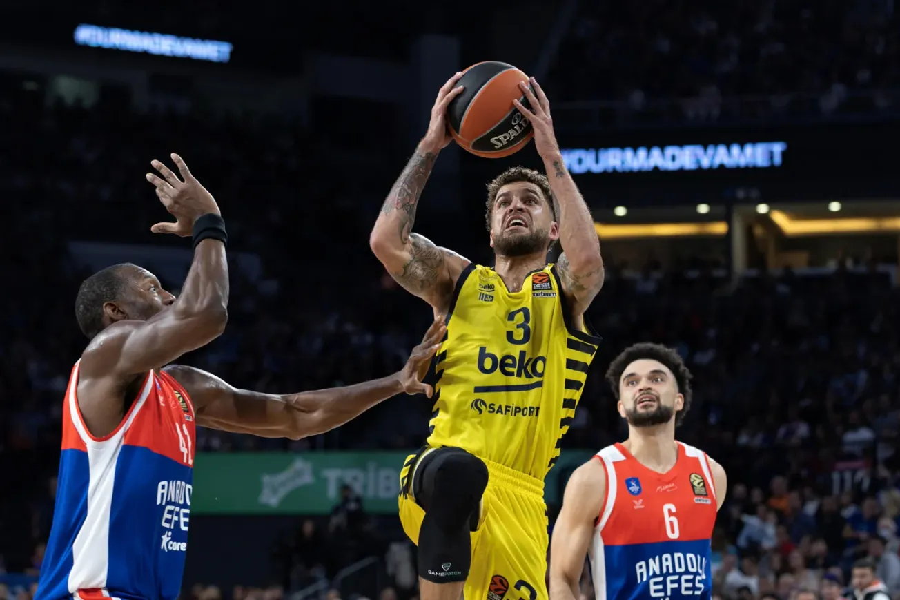 Euroleague : Fenerbahçe s’offre le derby contre l’Anadolu et reste invaincu