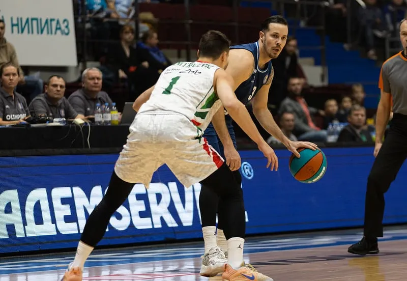 VTB League : L’ancien champion olympique Sergueï Tarakanov craint la démotivation des étrangers