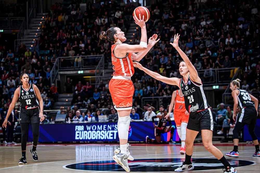 Euroleague féminine : Bourges vainqueur de la Virtus Bologne pour ses retrouvailles avec Iliana Rupert