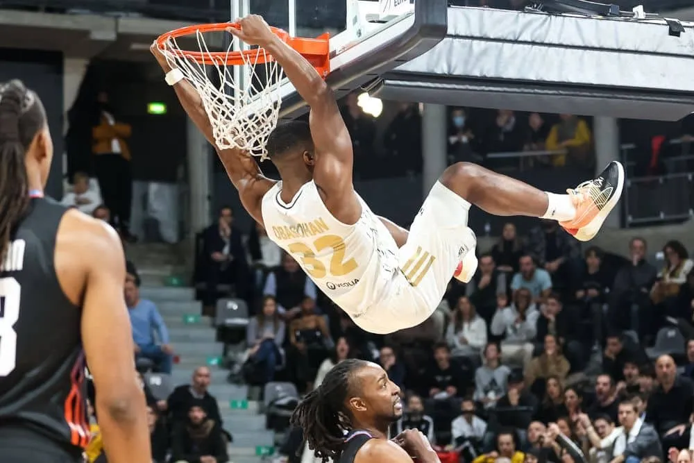 Betclic Élite : L’ASVEL surfe sur la vague contre Paris