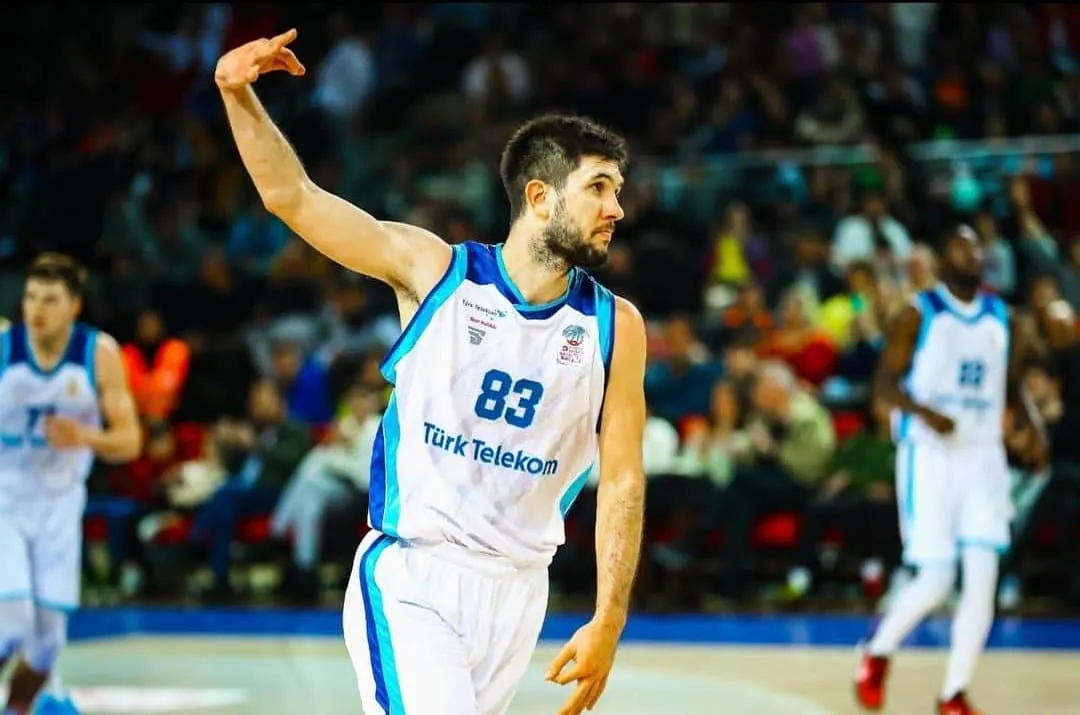 Turquie : Axel Bouteille cartonne face à Anadolu Efes