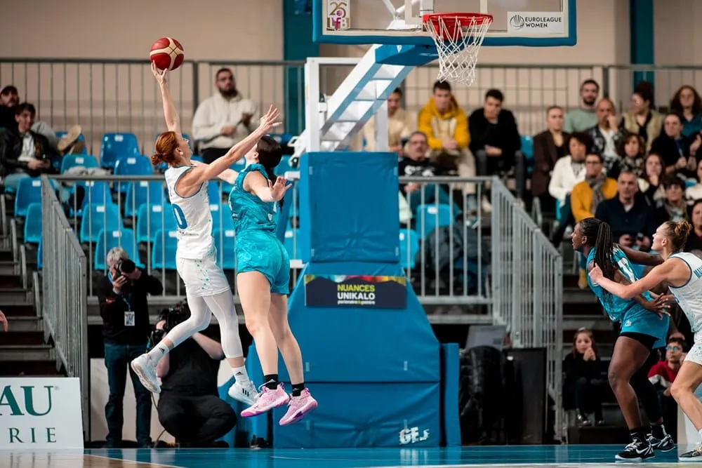 Féminines : Laura Gil (Basket Landes) et Laura Quevedo (ASVEL) avec l’Espagne