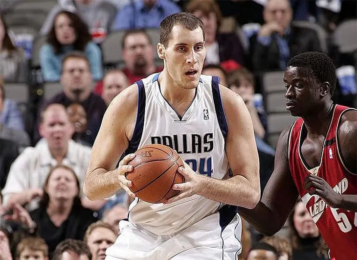 Russie : Pavel Podkolzine, de la NBA au cinéma