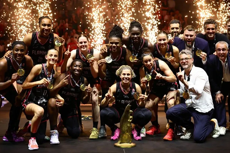 Le Paris Basketball soulève sa première Coupe de France !