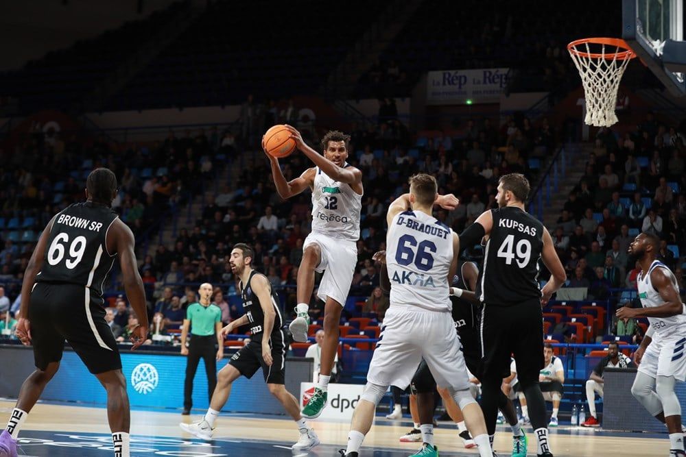 Laurent vila (pau): « il y a moins de pression en bcl » – basket europe