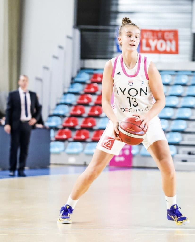 Juste Jocyte sous le maillot de l'Asvel féminin lors de la saison 2020-2021.